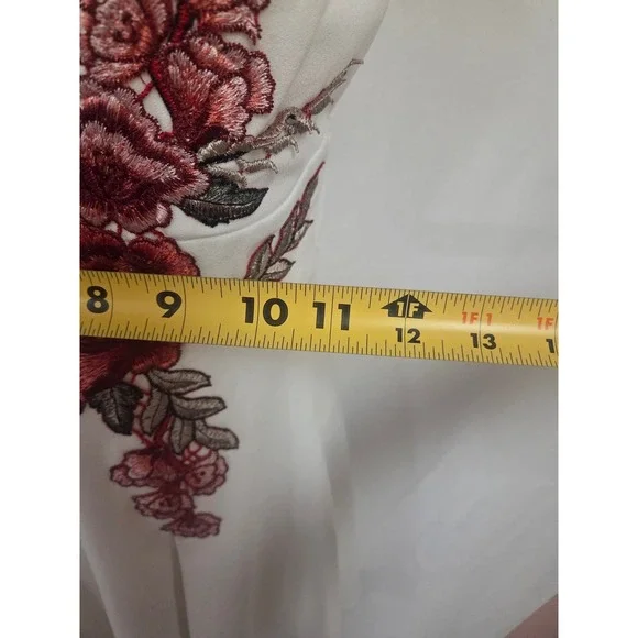 L'ATISTE BY AMY White Floral Embroidered Deep V Neck Fit Flare Dress - Picture 6 of 7